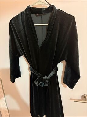 Zara Forest Velvet Long-Sleeve Wrap Dress with Tie Belt Small